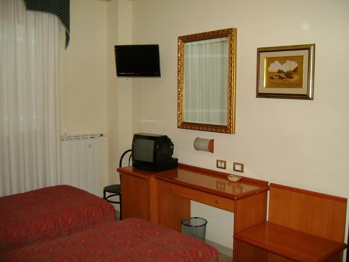 Hotel Continental Pozzallo 3*,