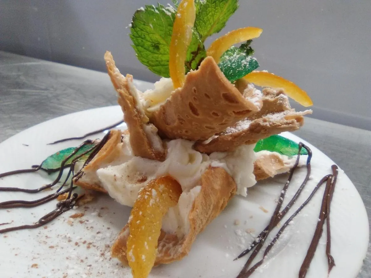 פוצאלו Hotel Continental 3*,  איטליה