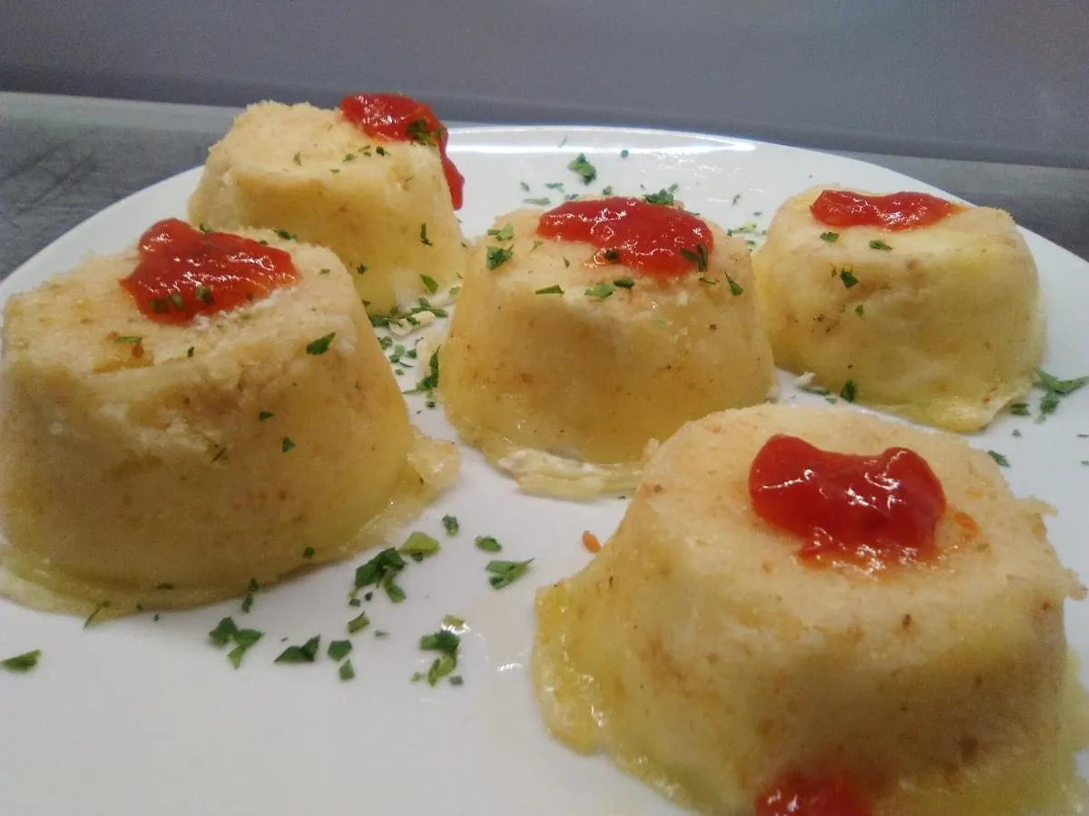 פוצאלו Hotel Continental