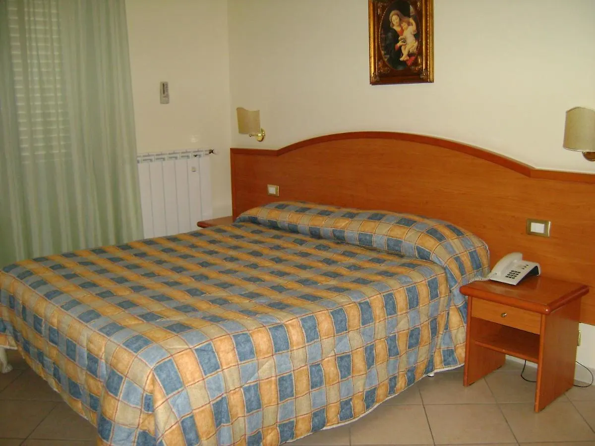 פוצאלו Hotel Continental איטליה