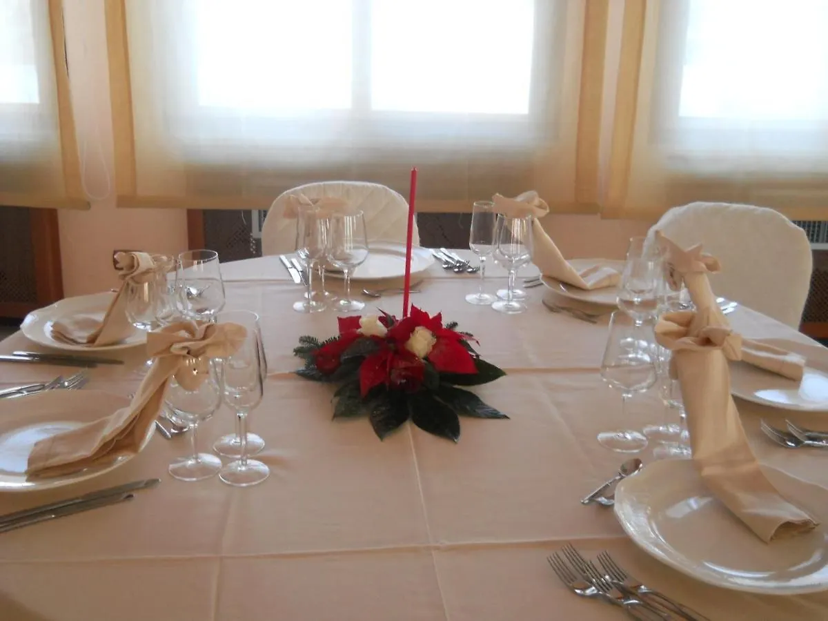 פוצאלו Hotel Continental 3*,  איטליה
