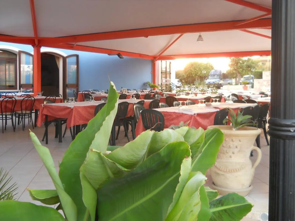 פוצאלו Hotel Continental