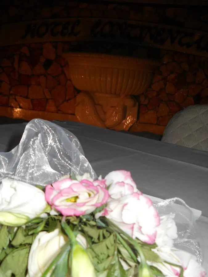 פוצאלו Hotel Continental