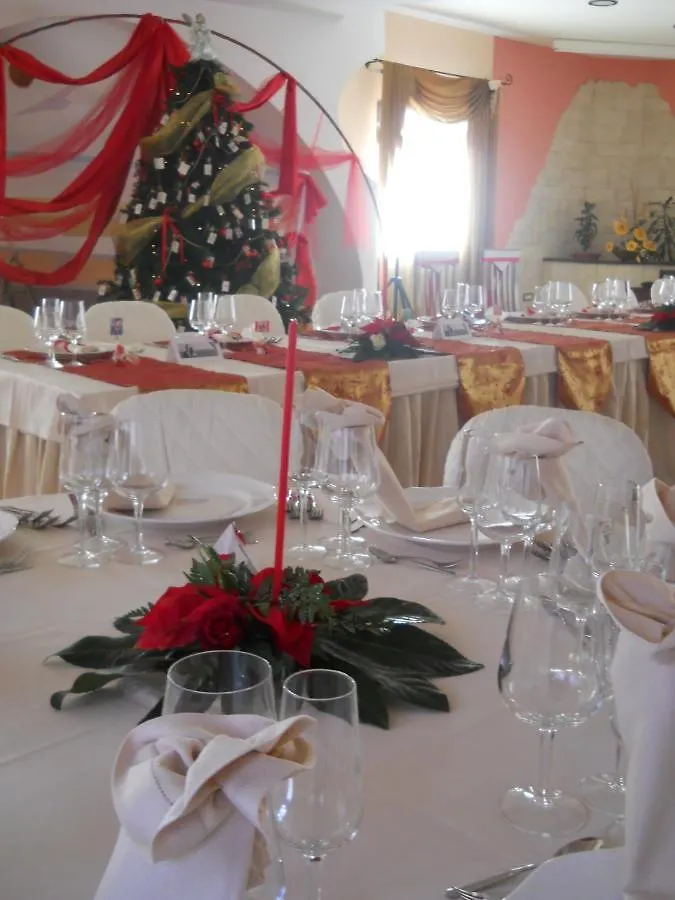 פוצאלו Hotel Continental