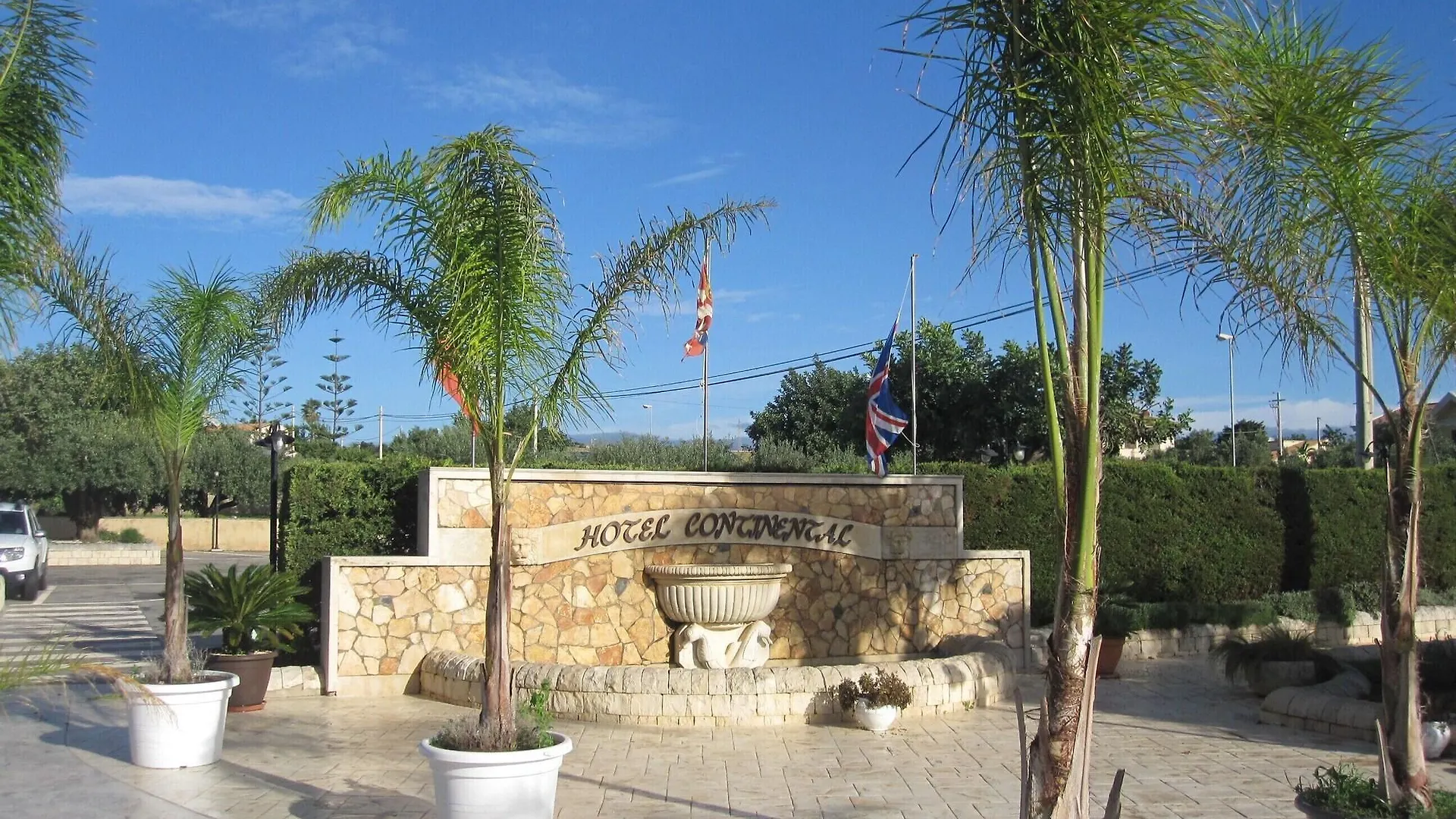 פוצאלו Hotel Continental