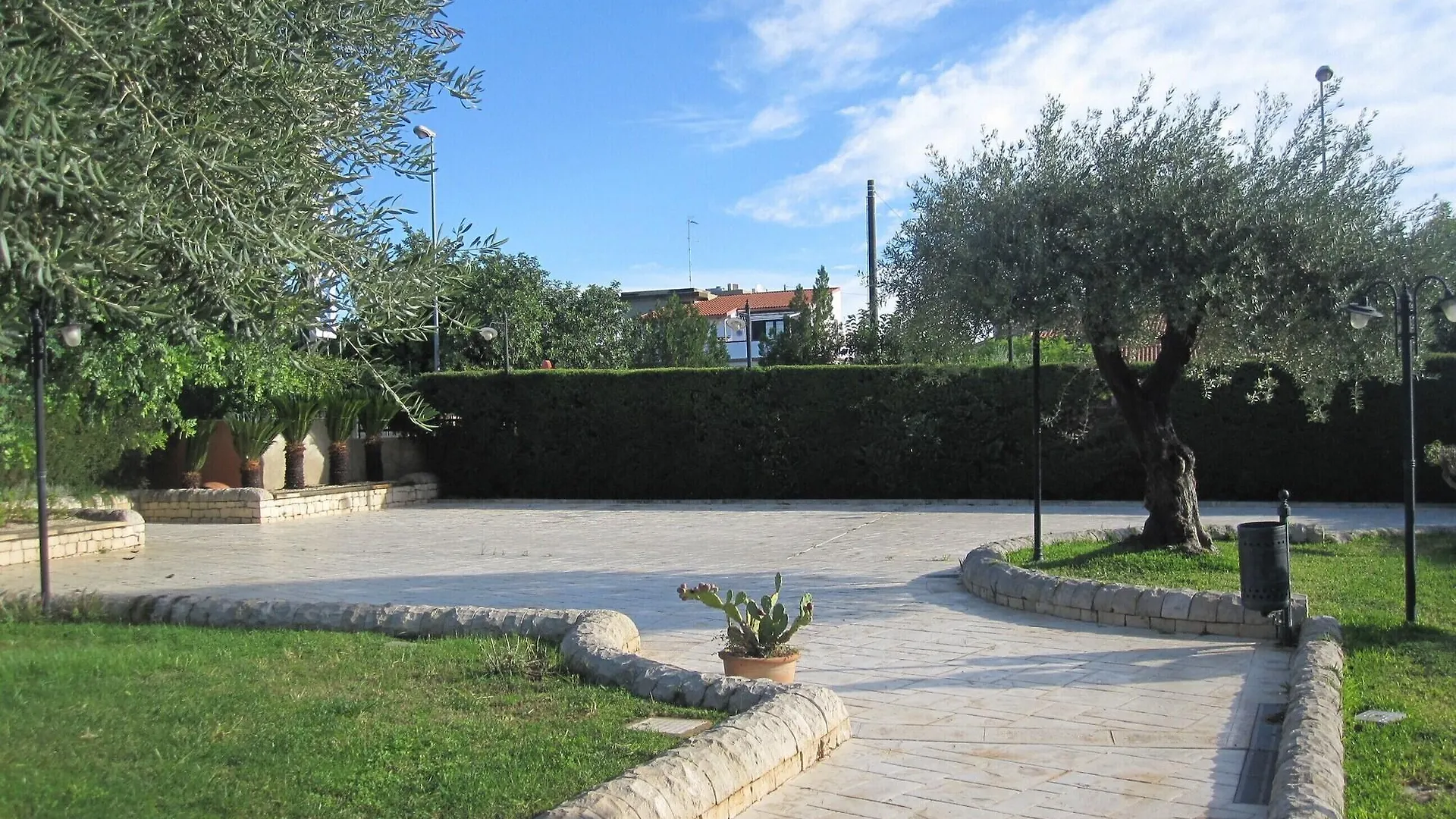 פוצאלו Hotel Continental 3*,